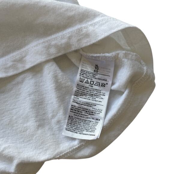 Old Navy Friends Cast Photo Graphic Tee White XL Unisex Relaxed Fit - Picture 6 of 6